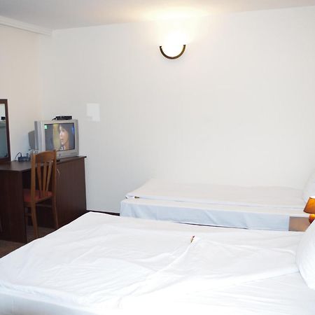 Family Hotel Diana Ljaszkovo Kültér fotó