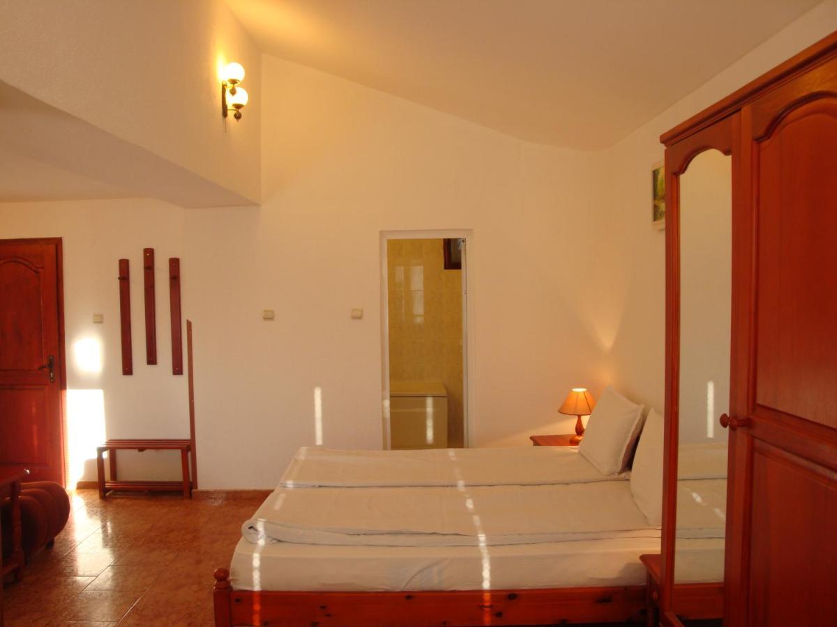 Family Hotel Diana Ljaszkovo Kültér fotó
