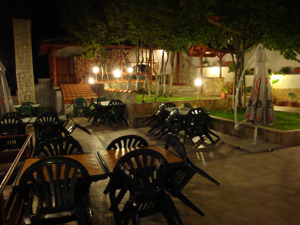 Family Hotel Diana Ljaszkovo Kültér fotó