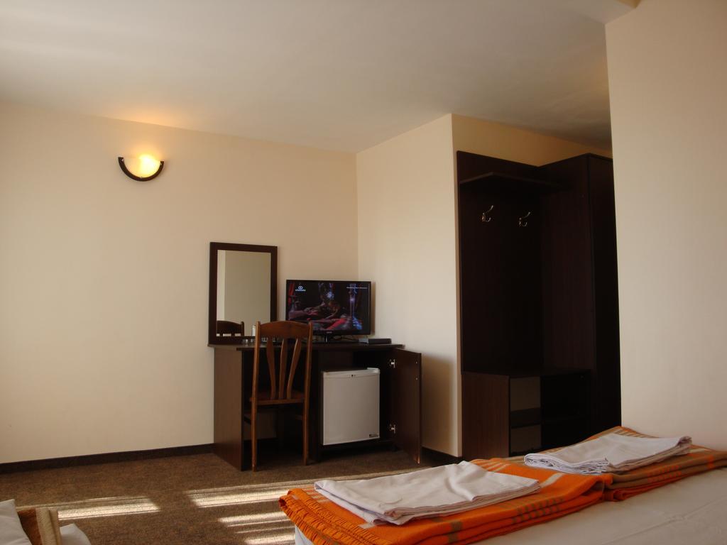 Family Hotel Diana Ljaszkovo Kültér fotó