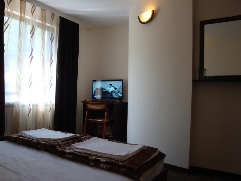 Family Hotel Diana Ljaszkovo Kültér fotó