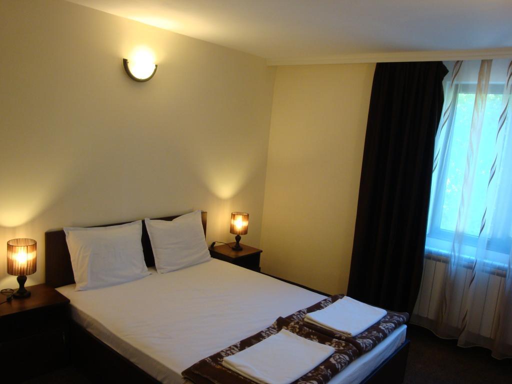 Family Hotel Diana Ljaszkovo Kültér fotó