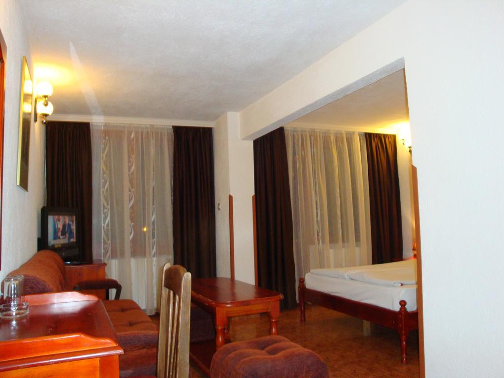 Family Hotel Diana Ljaszkovo Kültér fotó