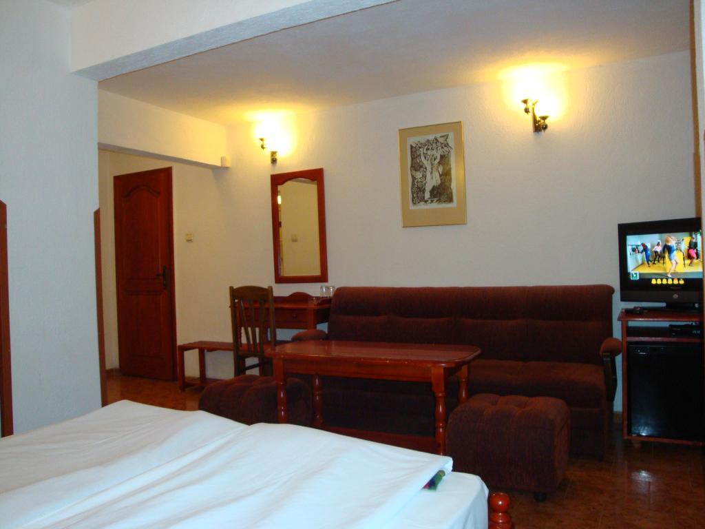 Family Hotel Diana Ljaszkovo Kültér fotó
