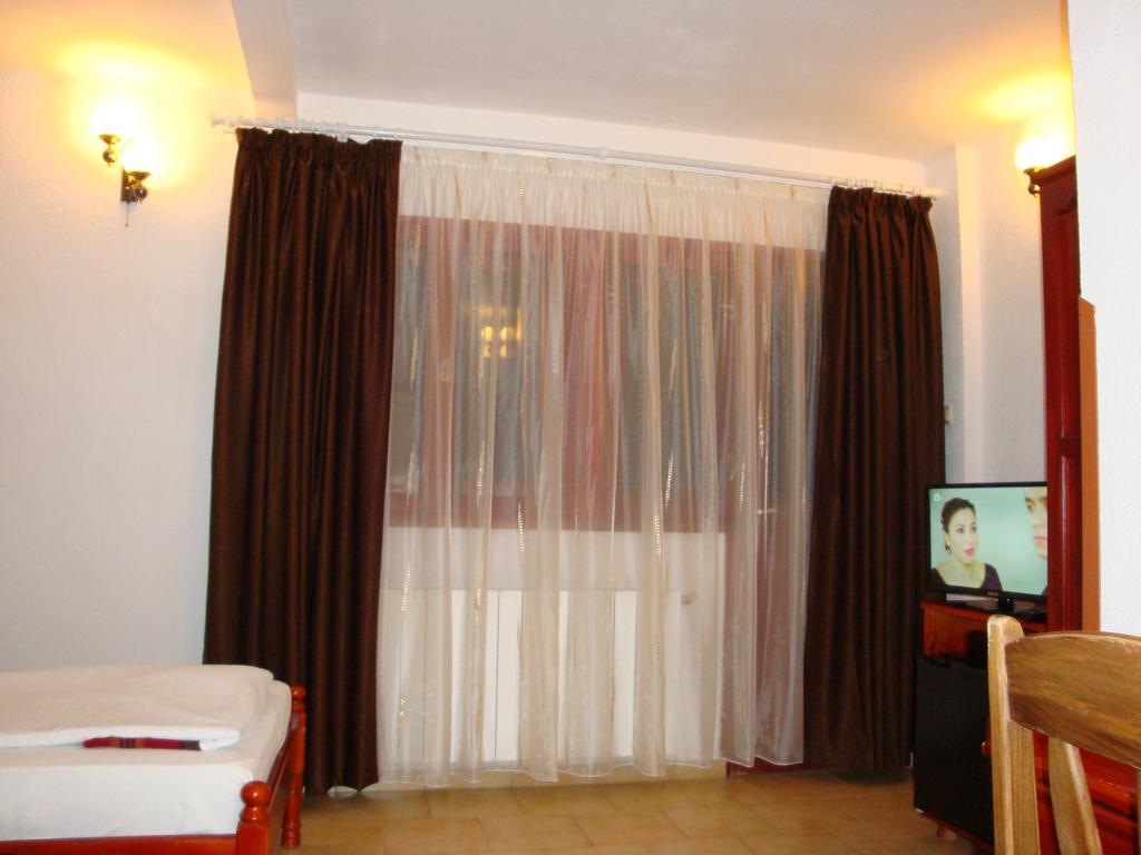 Family Hotel Diana Ljaszkovo Kültér fotó